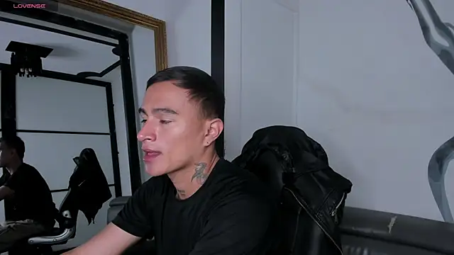 Snapshot of LiamDeep chatting on 09.28.25 LiamDeep online show from 09.28.25