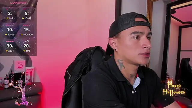 Snapshot of LiamDeep chatting on 10.11.25 LiamDeep online show from 10.11.25