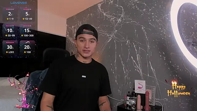Snapshot of LiamDeep chatting on 10.16.25 LiamDeep online show from 10.16.25