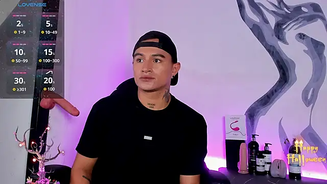 Snapshot of LiamDeep chatting on 10.18.25 LiamDeep online show from 10.18.25