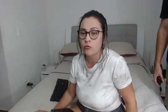 Snapshot of sophie_lopez1 chatting on 05.27.26 sophie lopez1 online show from 05.27.26