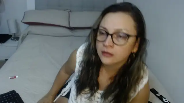 Snapshot of sophie_lopez1 chatting on 06.30.26 sophie lopez1 online show from 06.30.26