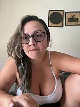Snapshot of sophie_lopez1 chatting on 07.01.26 sophie lopez1 online show from 07.01.26