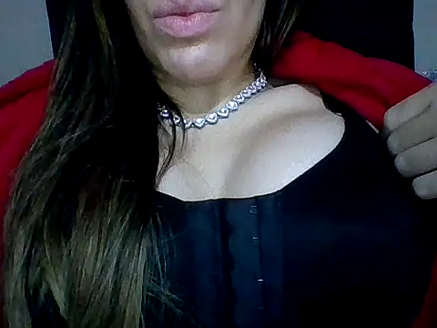Snapshot of Yasleal chatting on 04.12.26 Yasleal online show from 04.12.26