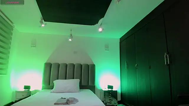 SkyThompson online show from 09.11.25