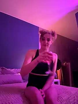 honeymoon111 online show from 11.20.25