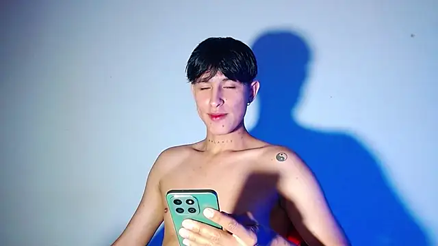 rowanbigboy23 online show from 11.26.25