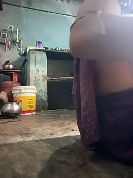 Snapshot of gulapi-gulistan180 chatting on 09.22.25 gulapi-gulistan180 online show from 09.22.25