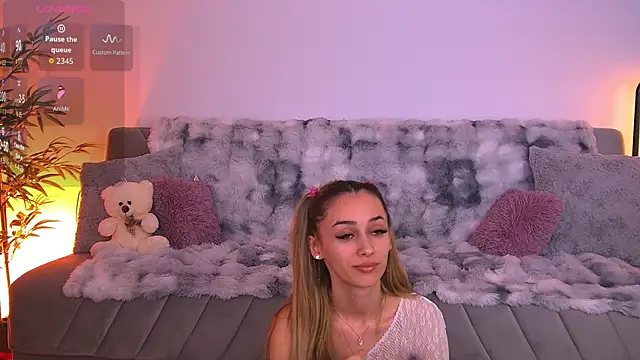 Snapshot of AmyKent_ chatting on 05.31.26 AmyKent online show from 05.31.26