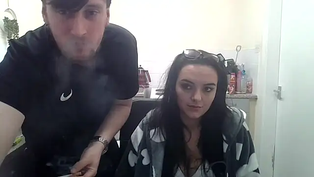 Snapshot of scottishcouple2002 chatting on 10.22.25 scottishcouple2002 online show from 10.22.25