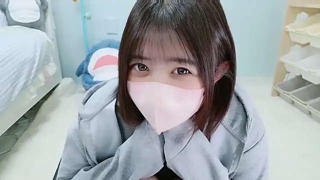 Hinata Sun online show from 11.11.25