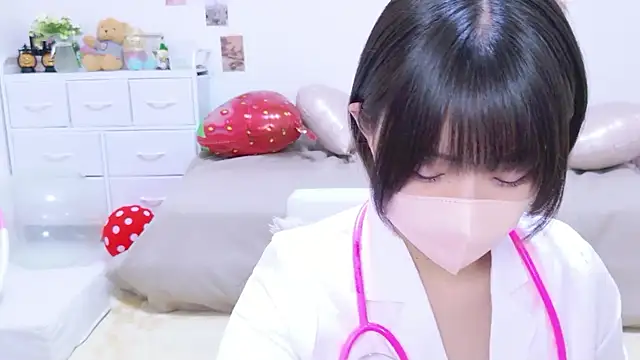 Snapshot of Hinata_Sun chatting on 04.30.26 Hinata Sun online show from 04.30.26