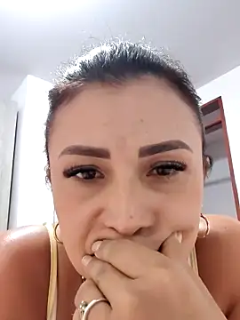 mia mancinii online show from 04.17.26