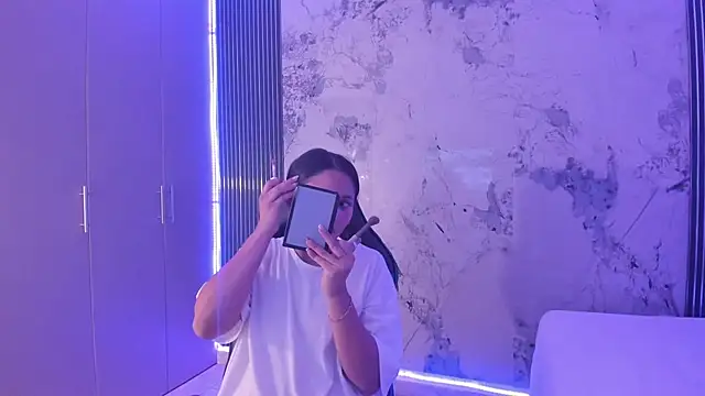 Laly Cherry  online show from 09.09.25