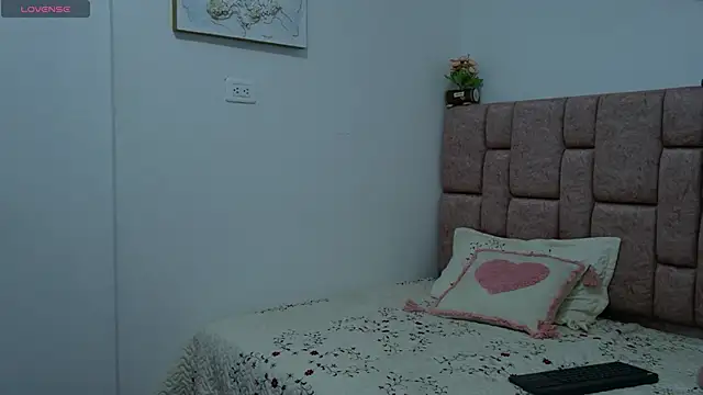 Kitty Rose   online show from 10.01.25