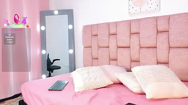 Kitty Rose   online show from 12.17.25