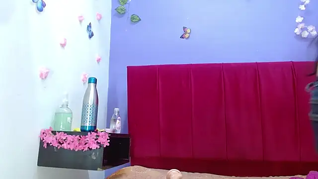 andrealopezcm101 online show from 10.27.25