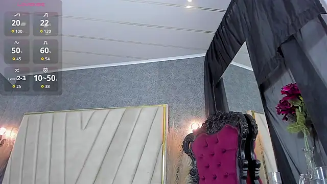 Snapshot of AlyssAlvarado chatting on 10.04.25 AlyssAlvarado online show from 10.04.25