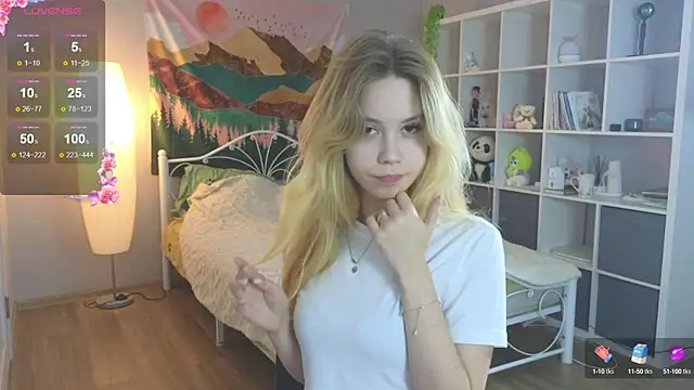 Snapshot of Wendy_Cutie chatting on 09.15.25 Wendy Cutie online show from 09.15.25