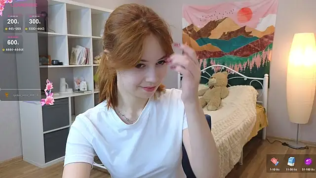 Snapshot of Wendy_Cutie chatting on 10.19.25 Wendy Cutie online show from 10.19.25
