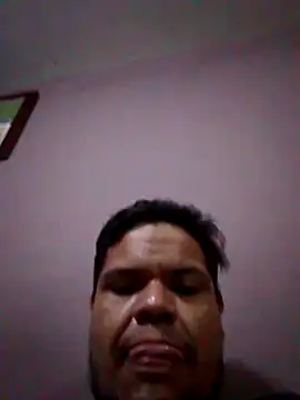 Snapshot of Maniakone chatting on 10.19.25 Maniakone online show from 10.19.25