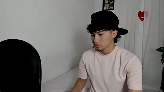 Snapshot of Laura_and_Kevin chatting on 02.22.26 Laura and Kevin online show from 02.22.26