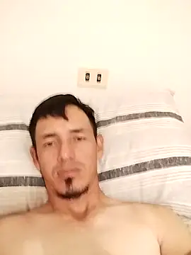 Snapshot of JuanD_vero chatting on 09.15.25 JuanD vero online show from 09.15.25