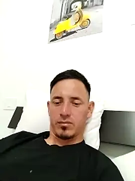 Snapshot of JuanD_vero chatting on 05.18.26 JuanD vero online show from 05.18.26