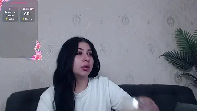 Snapshot of AnaysDivine chatting on 09.23.25 AnaysDivine online show from 09.23.25