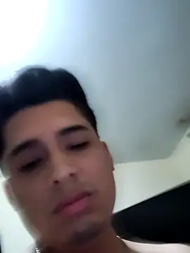 Snapshot of darelzex chatting on 06.19.26 darelzex online show from 06.19.26