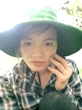 Snapshot of ngan-cute chatting on 09.10.25 ngan-cute online show from 09.10.25