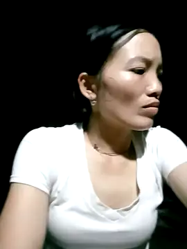 Snapshot of ngan-cute chatting on 10.04.25 ngan-cute online show from 10.04.25