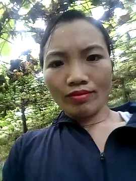 Snapshot of ngan-cute chatting on 10.14.25 ngan-cute online show from 10.14.25