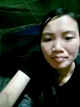 Snapshot of ngan-cute chatting on 10.15.25 ngan-cute online show from 10.15.25