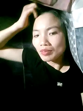 Snapshot of ngan-cute chatting on 10.17.25 ngan-cute online show from 10.17.25