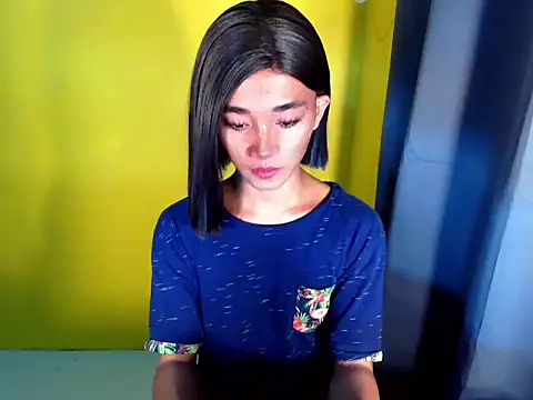 Petite HugeCock online show from 04.12.26