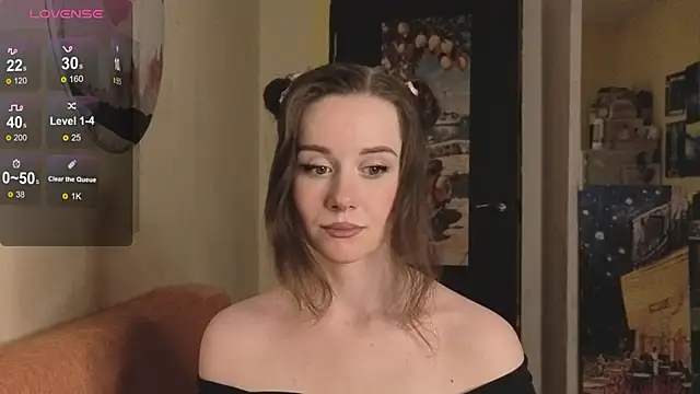 Snapshot of SkyHelen chatting on 04.13.26 SkyHelen online show from 04.13.26