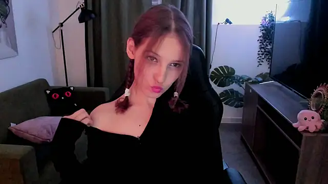 Snapshot of JenniferKiim chatting on 10.15.25 JenniferKiim online show from 10.15.25