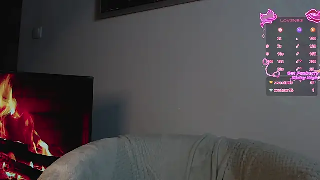 Snapshot of Veliora chatting on 11.21.25 Veliora online show from 11.21.25