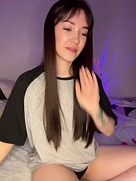 Snapshot of Veliora chatting on 02.26.26 Veliora online show from 02.26.26