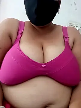 Snapshot of Rakhi_sawant143 chatting on 11.07.25 Rakhi sawant143 online show from 11.07.25