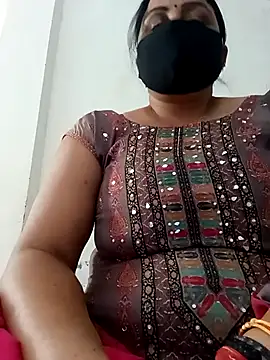 Snapshot of Rakhi_sawant143 chatting on 11.10.25 Rakhi sawant143 online show from 11.10.25