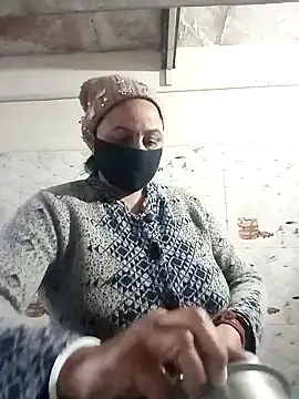 Rakhi sawant143 online show from 12.20.25