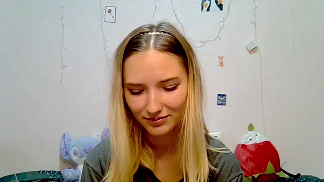 Snapshot of _kikiclark__ chatting on 09.18.25 kikiclark online show from 09.18.25