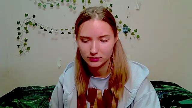  kikiclark   online show from 11.27.25