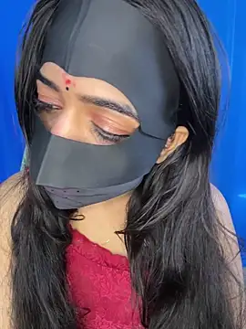 Snapshot of DesiSexyMonika chatting on 09.22.25 DesiSexyMonika online show from 09.22.25