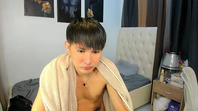 xxxhugecocktwinkxxx online show from 12.20.25