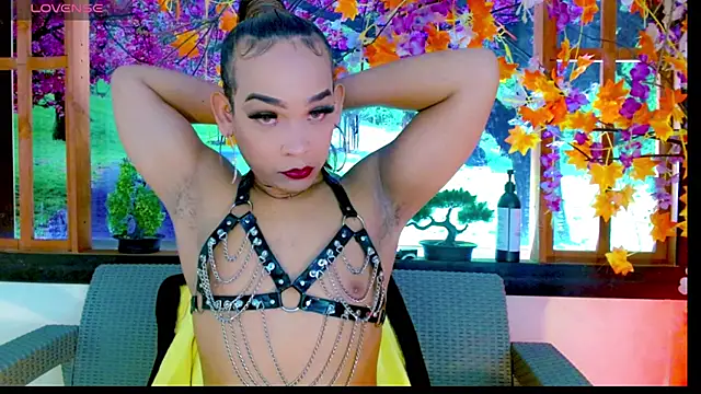 Cristal Villael online show from 11.05.25