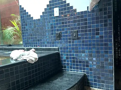 Snapshot of chrisalmeid_ chatting on 12.18.25 chrisalmeid online show from 12.18.25