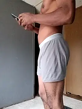 Snapshot of CaramelBrownBBC14 chatting on 11.20.25 CaramelBrownBBC14 online show from 11.20.25